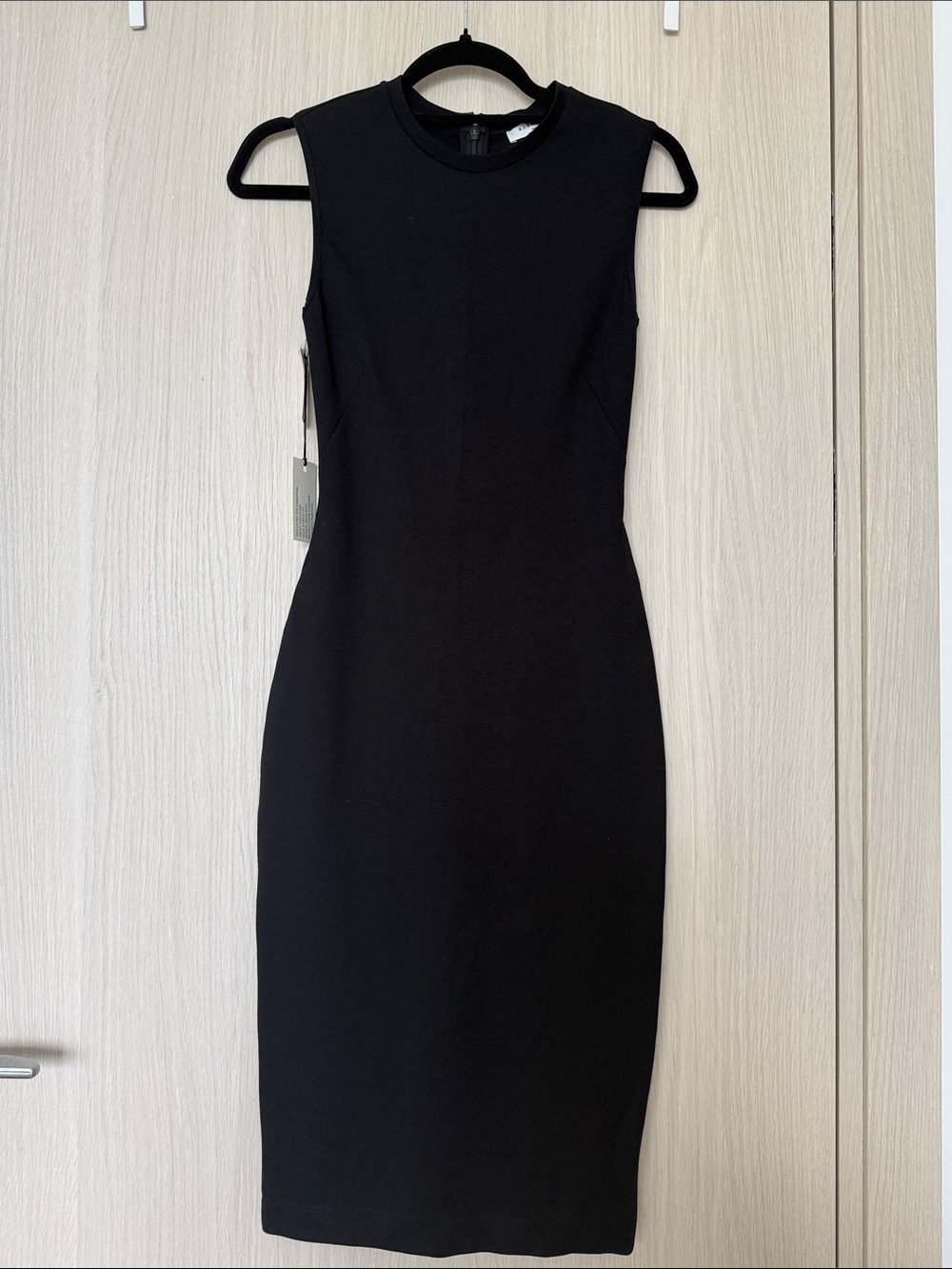 Aritzia Babaton Sleek Black Midi dress size 00 NWT | old money, classy LBD
